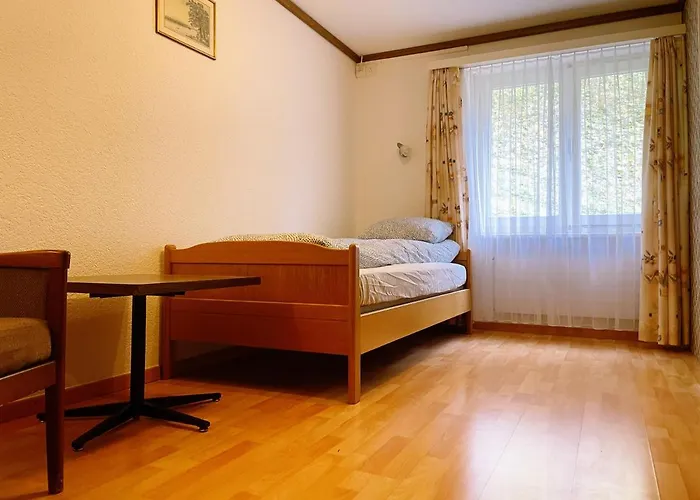 Gemmi Готель *